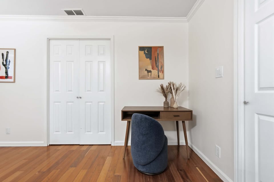 House | 5 bedrooms, high-speed internet