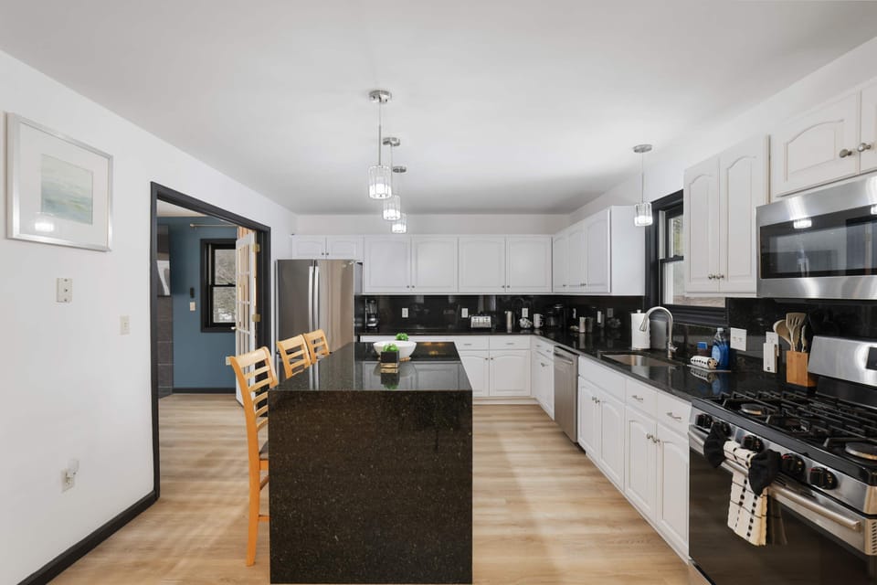House | 5 bedrooms, high-speed internet