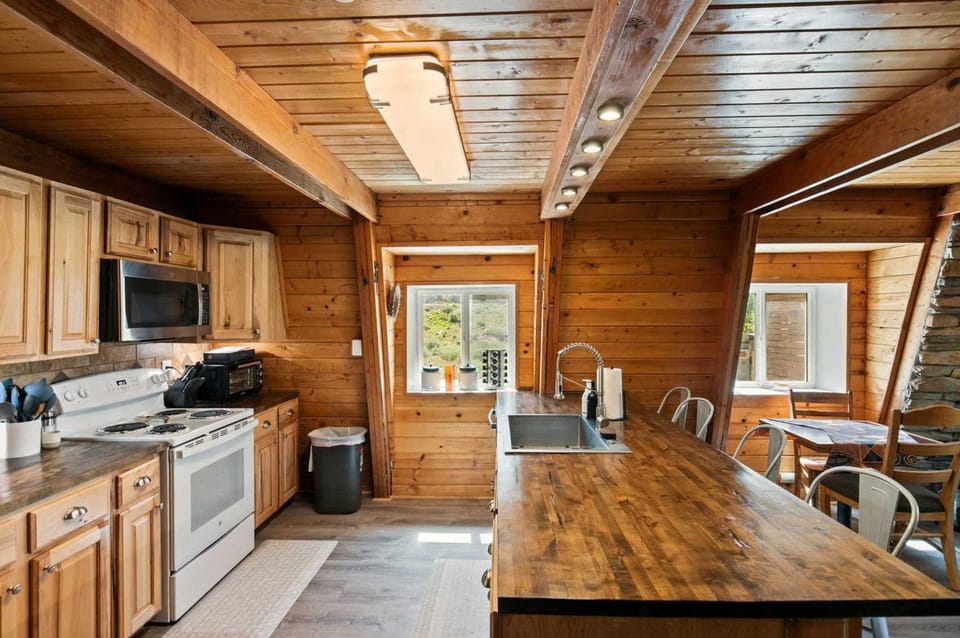 House | 3 bedrooms, high-speed internet