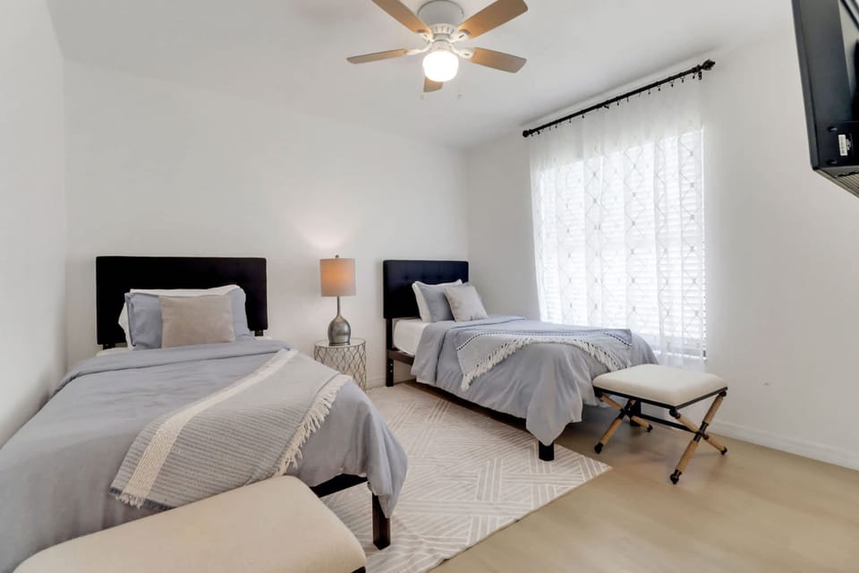 House | 3 bedrooms, high-speed internet