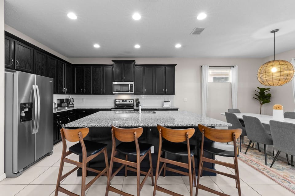 House | 6 bedrooms, high-speed internet