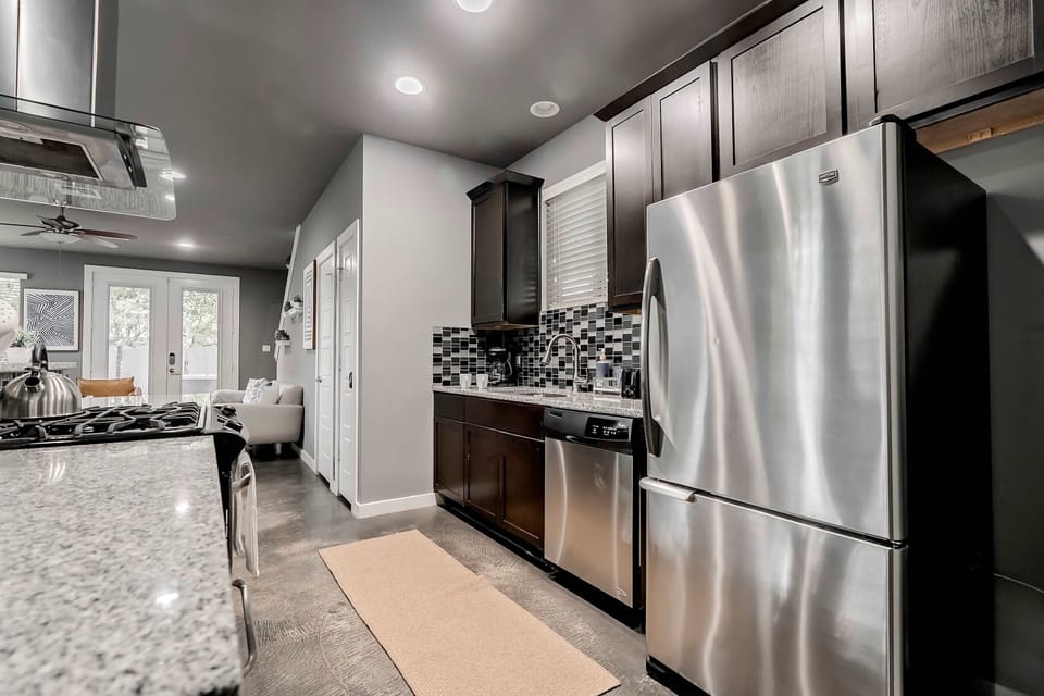 House | 6 bedrooms, high-speed internet