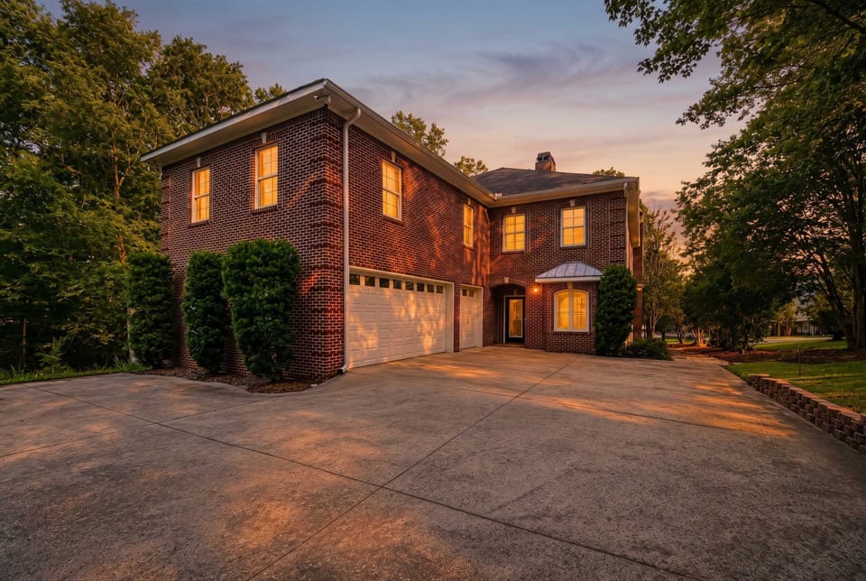 House | 5 bedrooms, high-speed internet