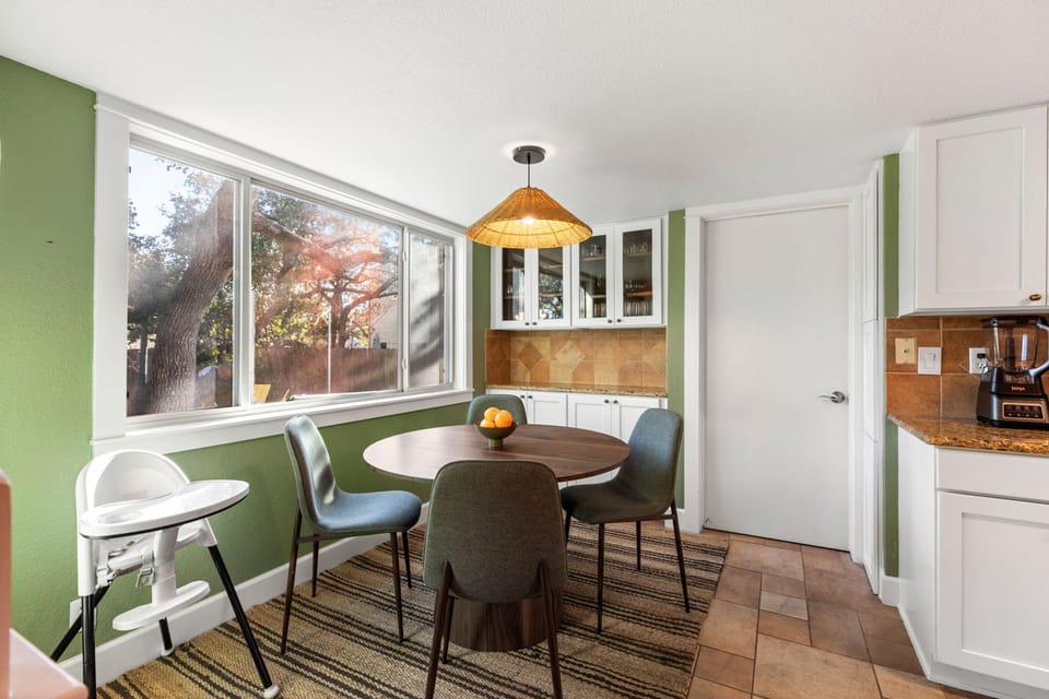 House | 4 bedrooms, high-speed internet