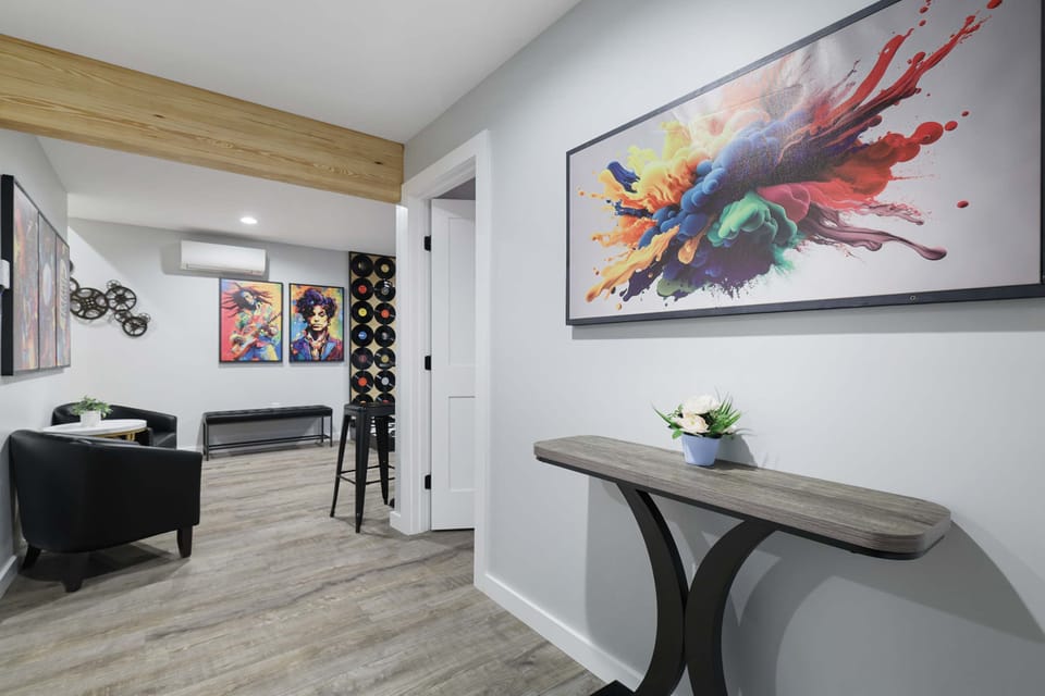 House | 6 bedrooms, high-speed internet
