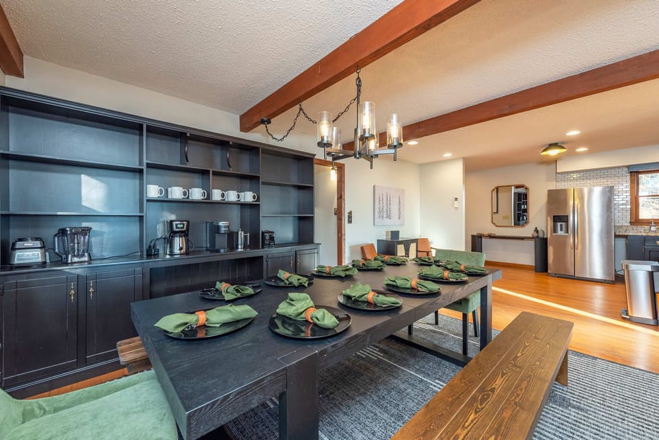 House | 4 bedrooms, high-speed internet