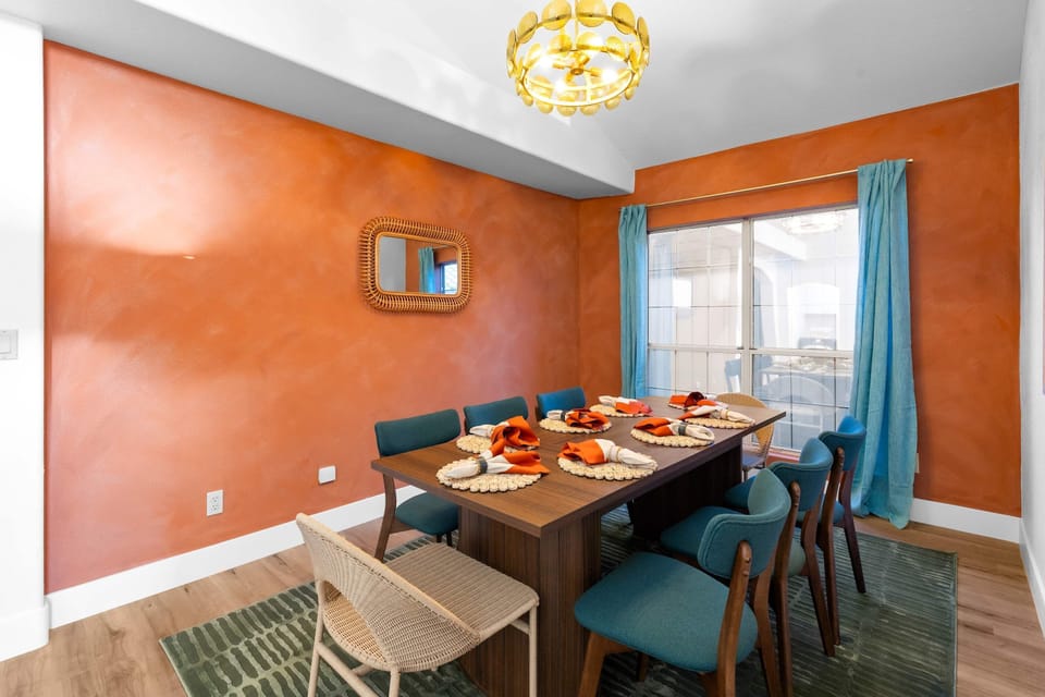 House | 5 bedrooms, high-speed internet