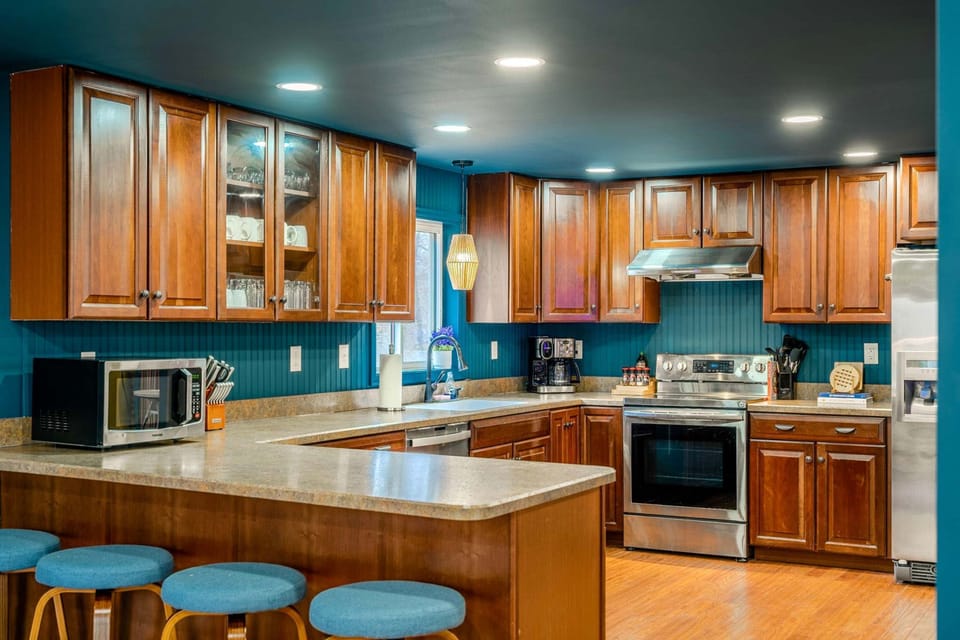 House | 5 bedrooms, high-speed internet