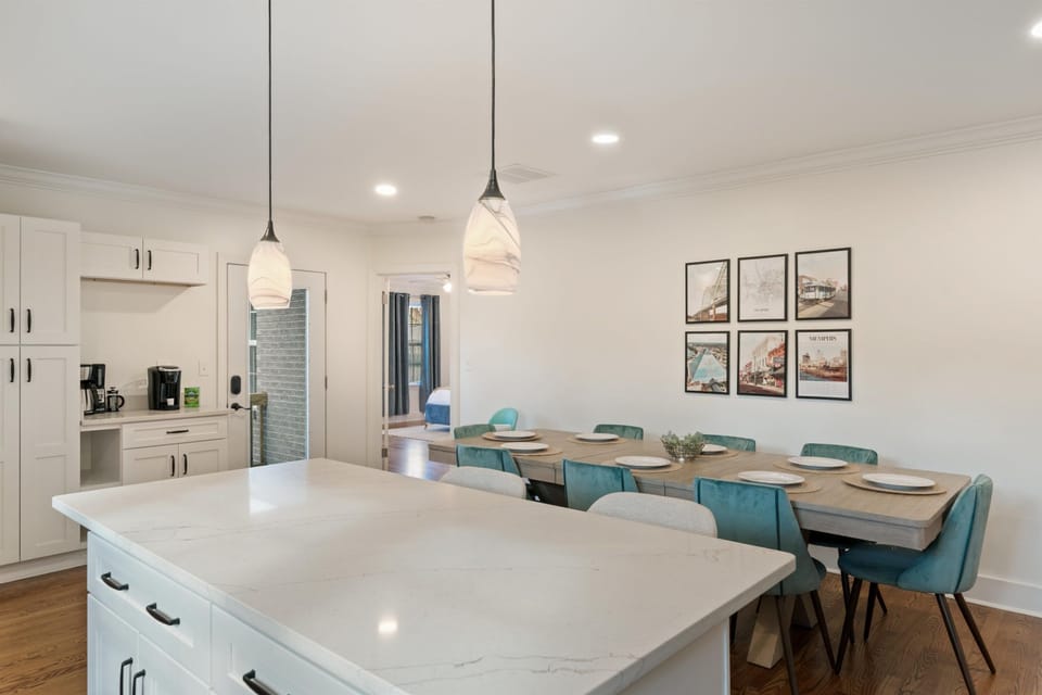 House | 5 bedrooms, high-speed internet
