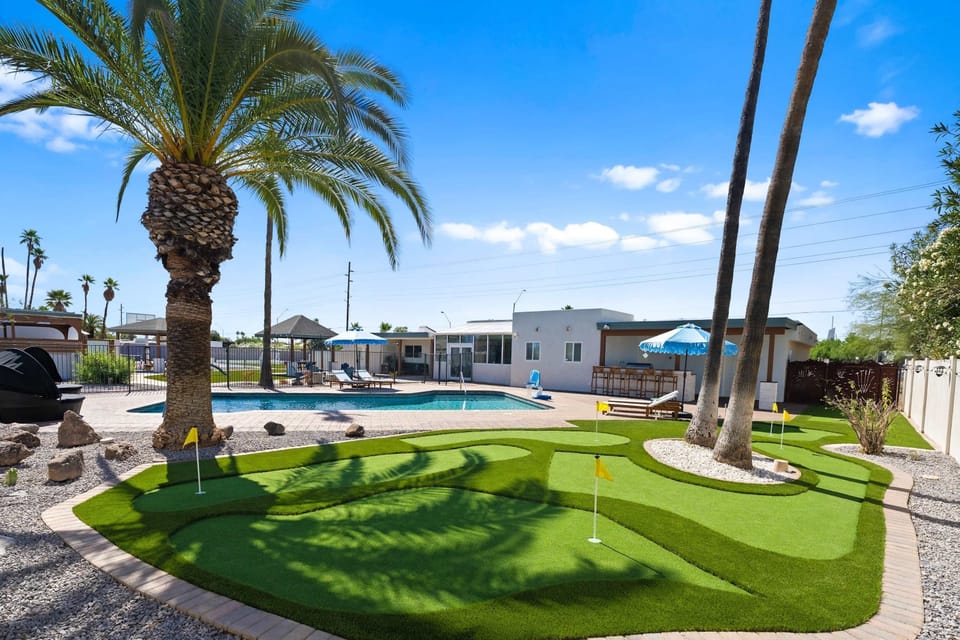House | 5 bedrooms, high-speed internet
