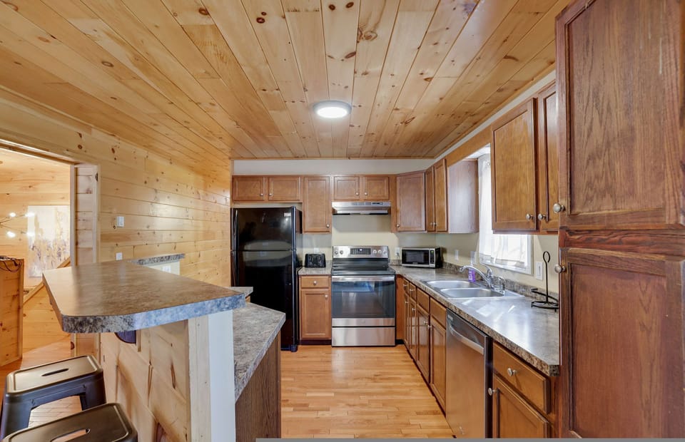 House | 6 bedrooms, high-speed internet