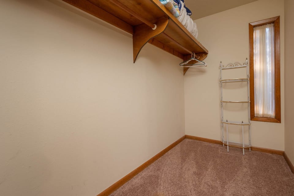 House | 5 bedrooms, high-speed internet
