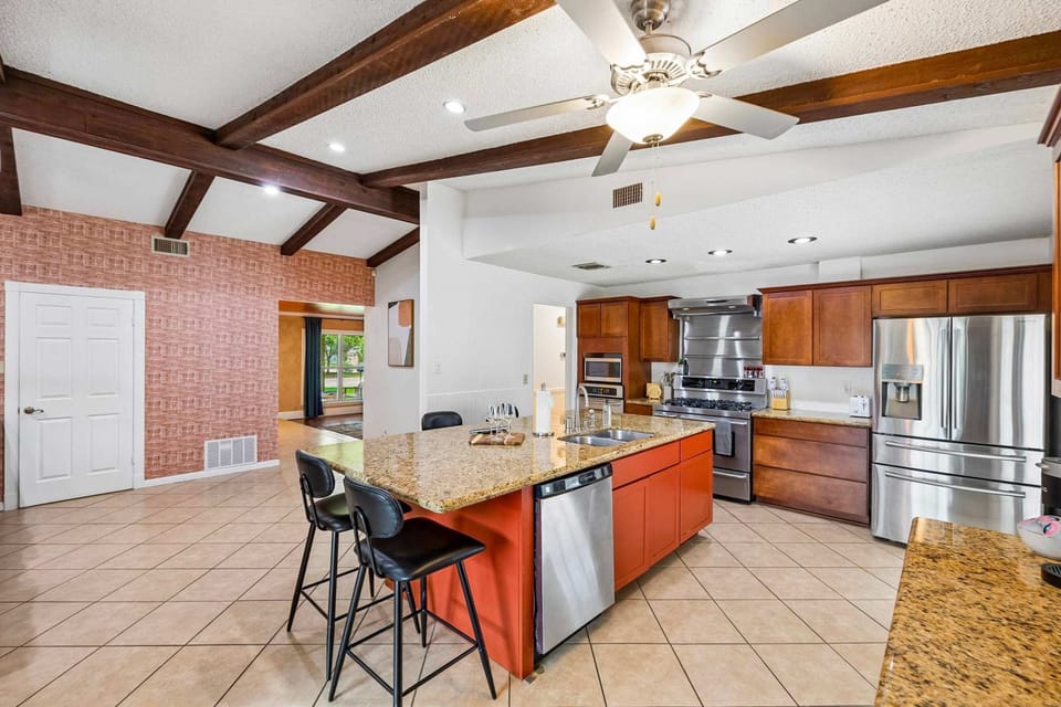 House | 4 bedrooms, high-speed internet