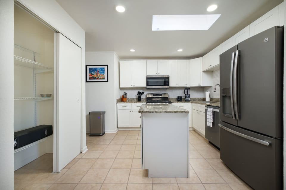 House | 4 bedrooms, high-speed internet