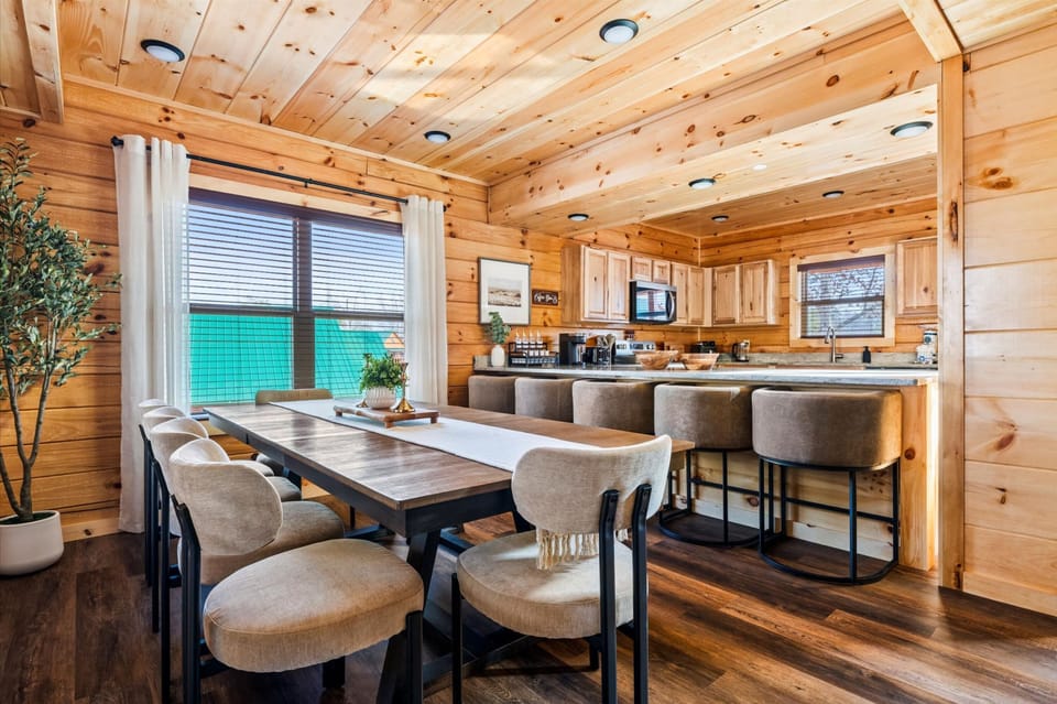 House | 5 bedrooms, high-speed internet