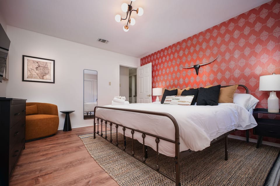 House | 5 bedrooms, high-speed internet