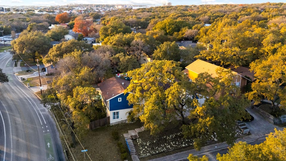 House | 5 bedrooms, high-speed internet