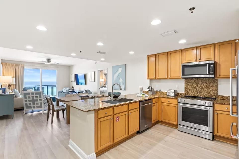 Condo, Multiple Beds (Sterling Breeze 507- Dancing Waves) | Private kitchen