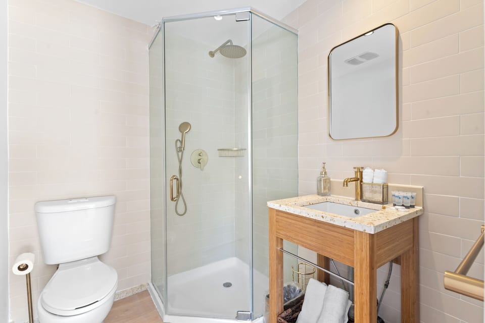 Comfort Double Room | Bathroom | Shower, hair dryer, towels, soap