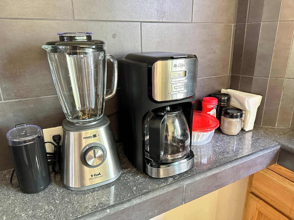 Coffee maker, bean grinder, blender