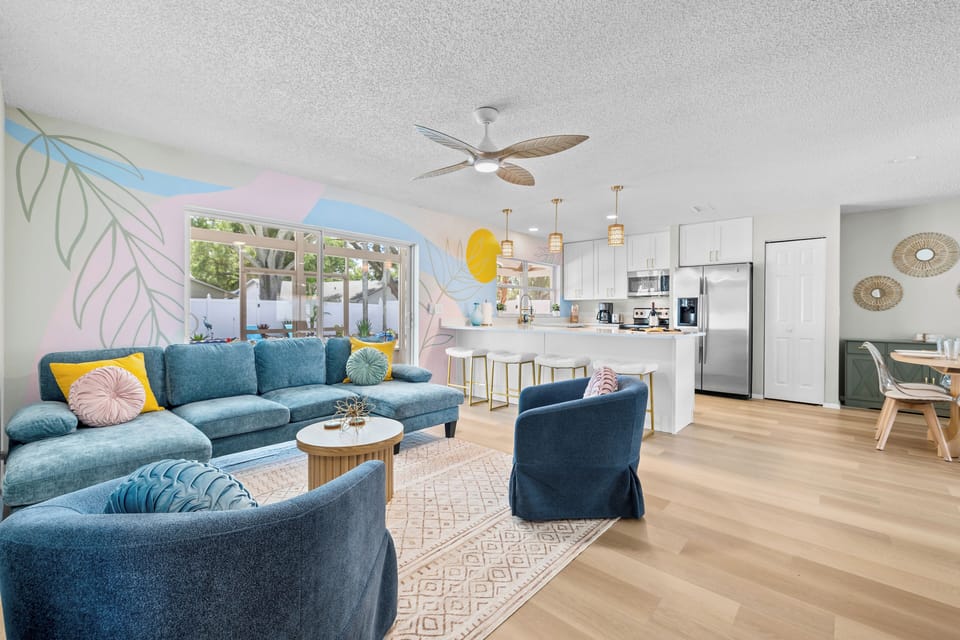 Open living area with smart TV and free streaming