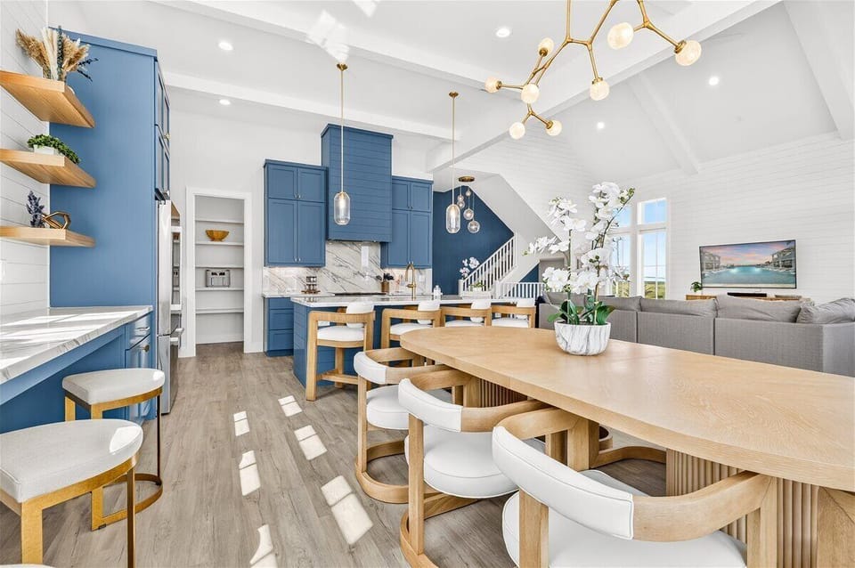 House (5 Bedrooms) | Interior