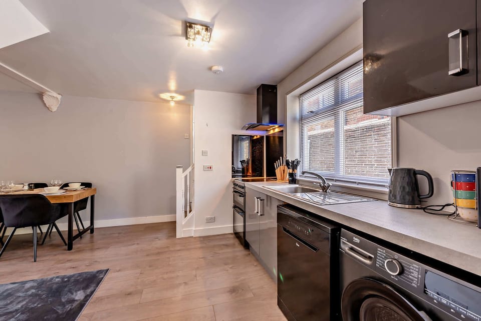 The Coach House, Worthing - Host & Stay