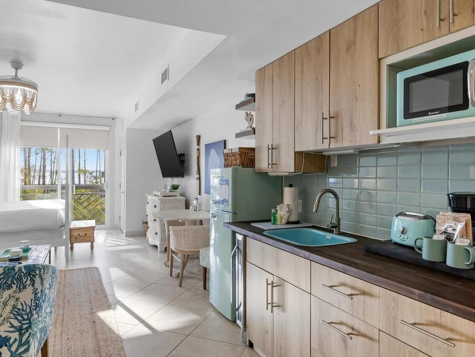 Condo, 1 King Bed with Sofa bed (Bahia 4122) | Private kitchen