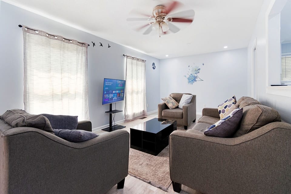  living area, television
