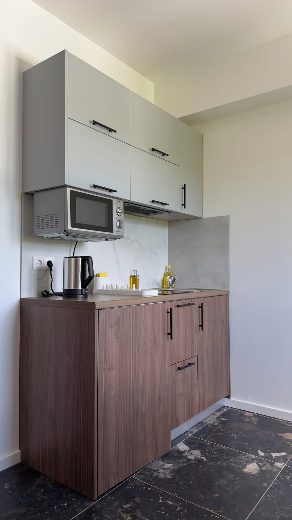 Apartment | Private kitchen | Fridge, microwave, stovetop, electric kettle