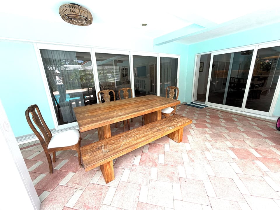 Outdoor dining