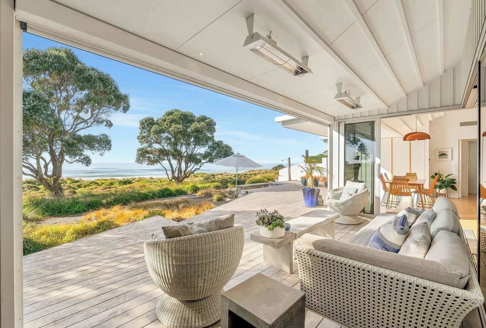 Large outdoor entertaining area
