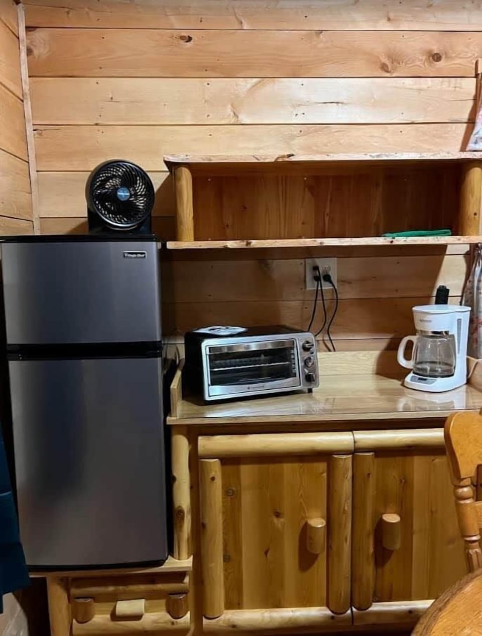 OTRTTW Cabin 4 kitchen
