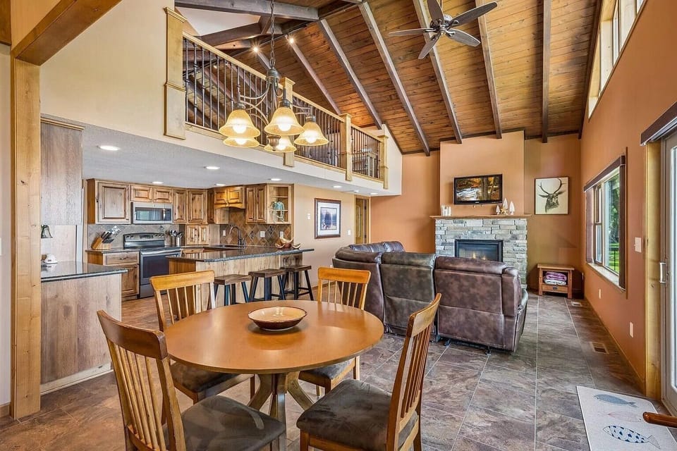 Living and dining area