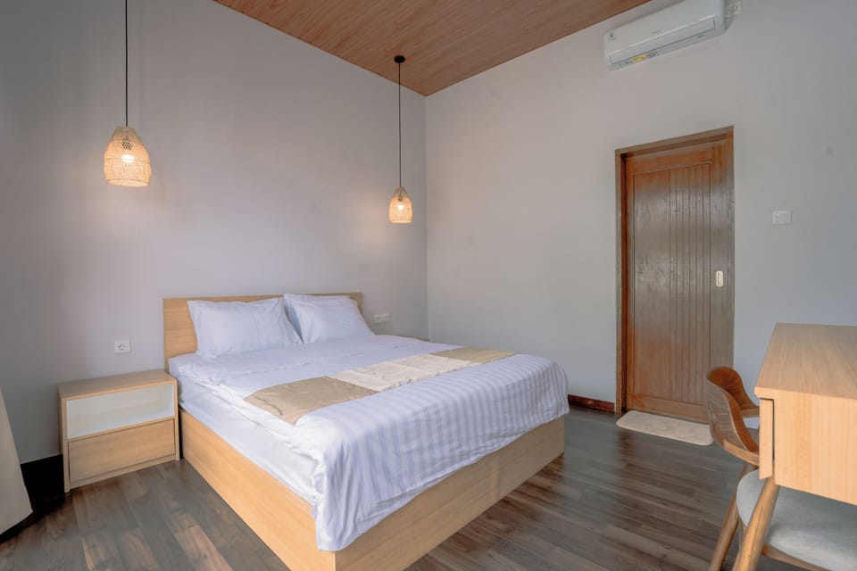 Standard Villa, 2 Bedrooms, Non Smoking, Pool View | Desk, WiFi (free), bed sheets