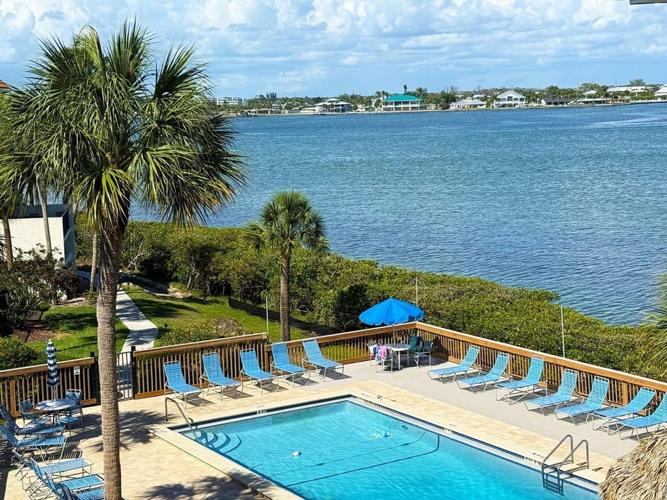 Sandpiper Key 2BR Bay Views & Heated Pools (8851)