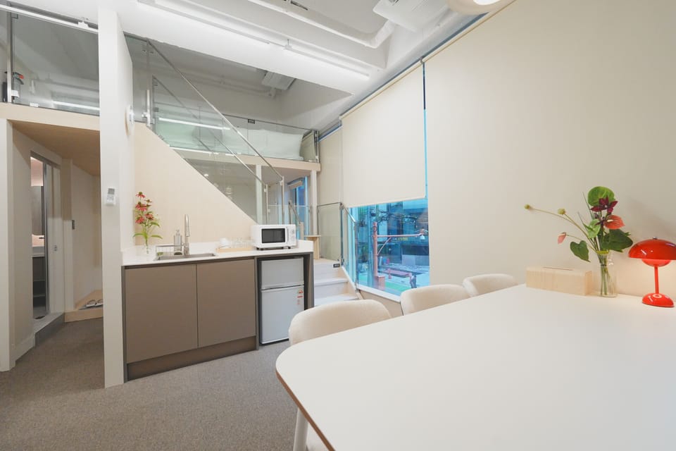 Executive Suite | WiFi (free), bed sheets