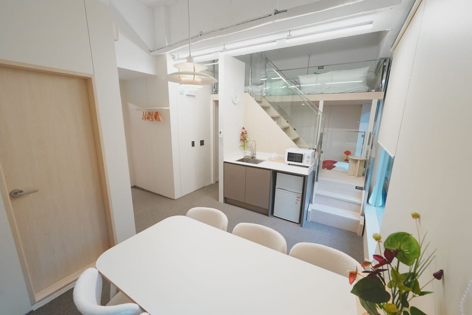 Executive Suite | WiFi (free), bed sheets