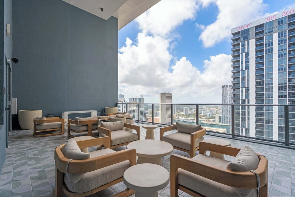 Enjoy fabulous community amenities, ideal for work and relaxation​