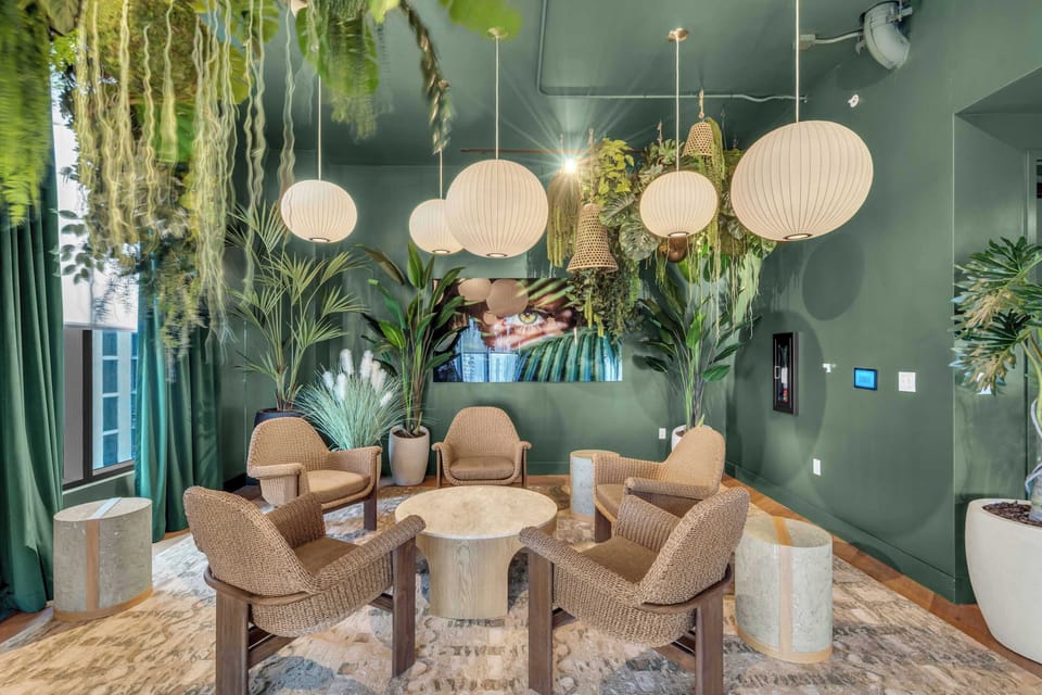 Enjoy fabulous community amenities, ideal for work and relaxation​