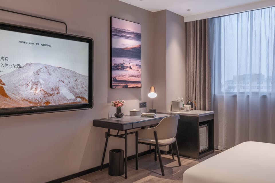 Double Room, City View | Interior