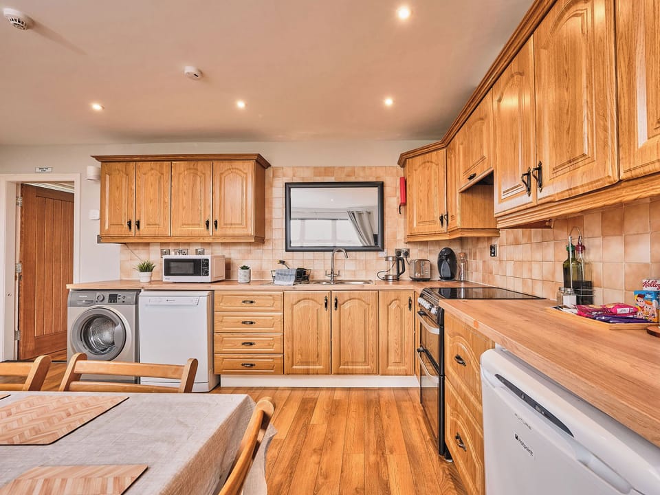 Kitchen | No.4 Dunluce Park Apartments - Portrush By The Sea, Portrush