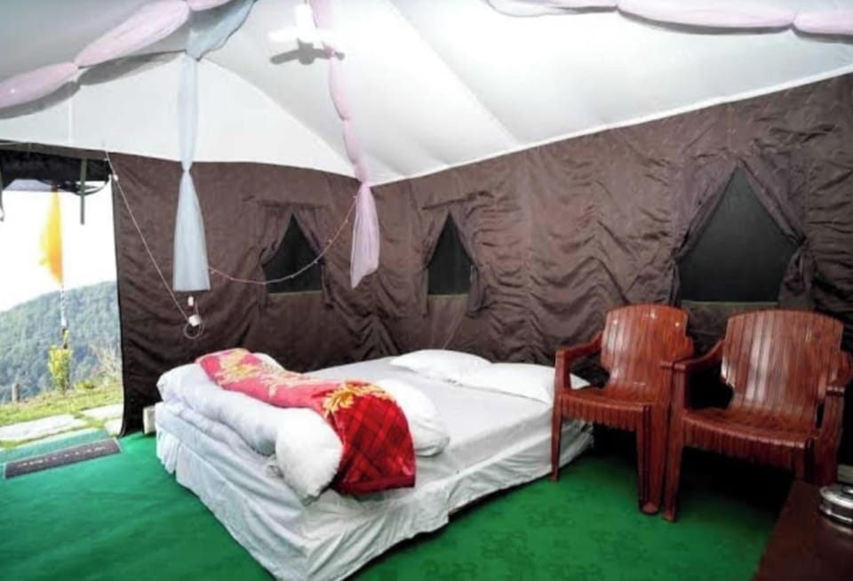 Deluxe Room | Rollaway beds (surcharge), WiFi (free), bed sheets