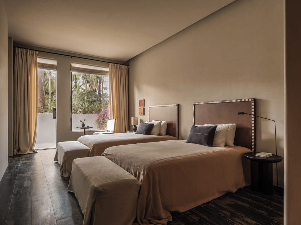 Premium bedding, minibar (free items), WiFi (free)