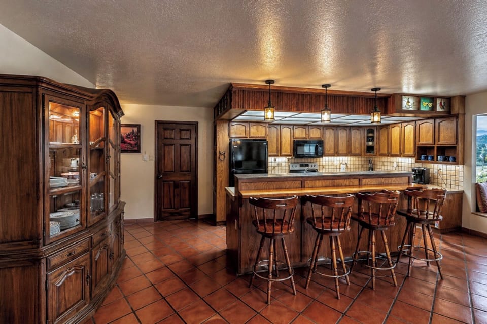 Kitchen | Dishwasher | Main Level