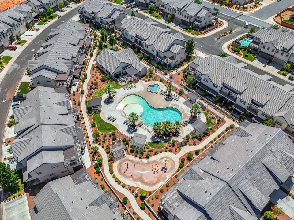 Santa Clara Vacation Rental | 3BR | 3.5BA | 2,050 Sq Ft