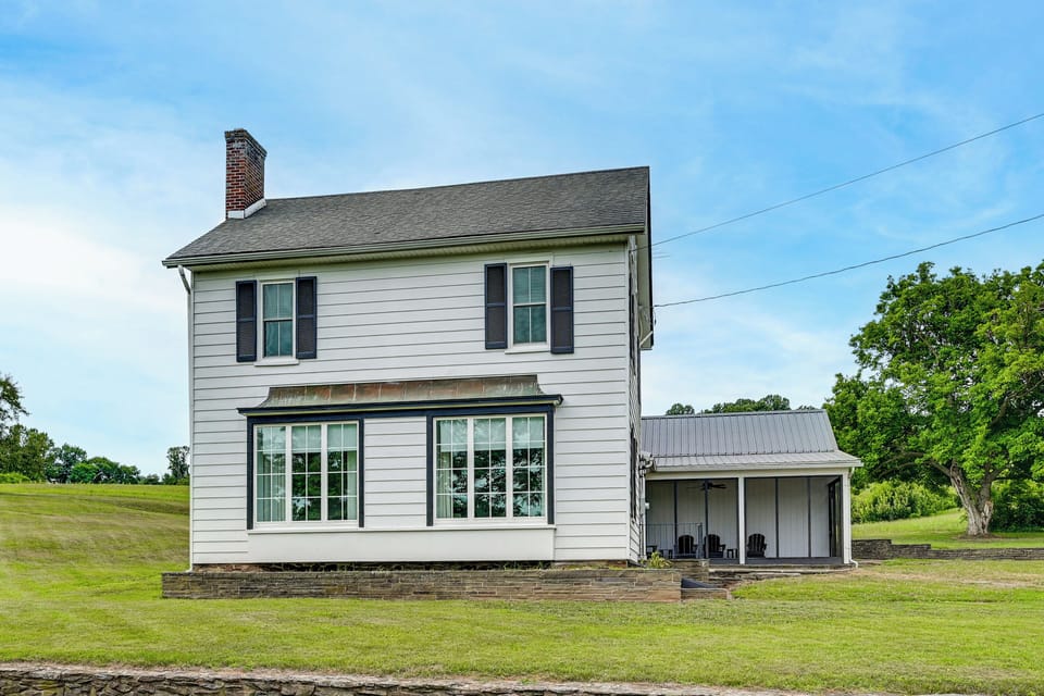 Exterior | Driveway (4 Vehicles)