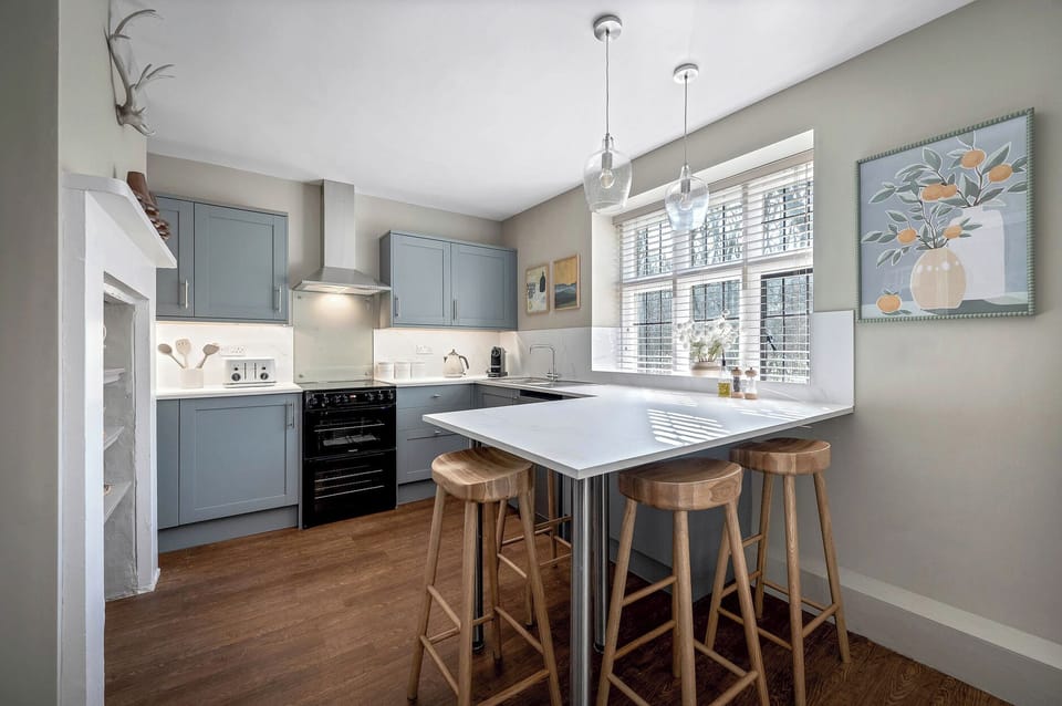 Dishwasher, cookware/dishes/utensils