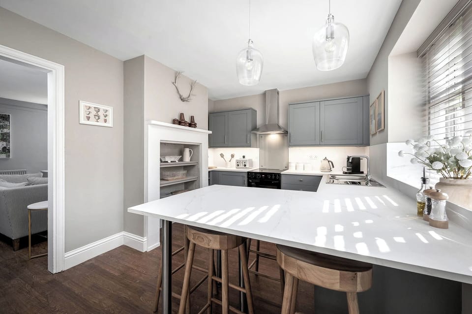 Dishwasher, cookware/dishes/utensils