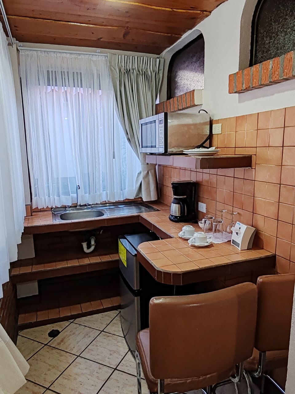 Superior Room, 1 Bedroom | Private kitchen | Coffee/tea maker
